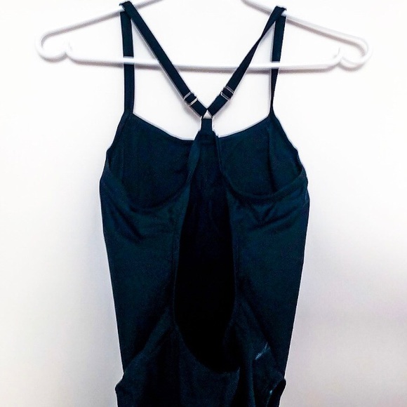 Diadora women’s swim suit - Picture 3 of 6